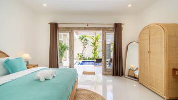 Egyptian cotton sheets, premium bedding, in-room safe
