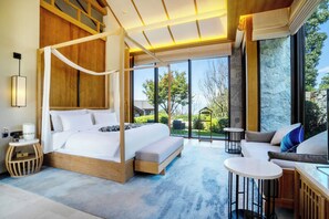 Hot Spring Private Suite, Complete Living Room, Private Spring Pool, Garden View | Down comforters, free minibar, in-room safe, desk - Clouds Villa (Dali)