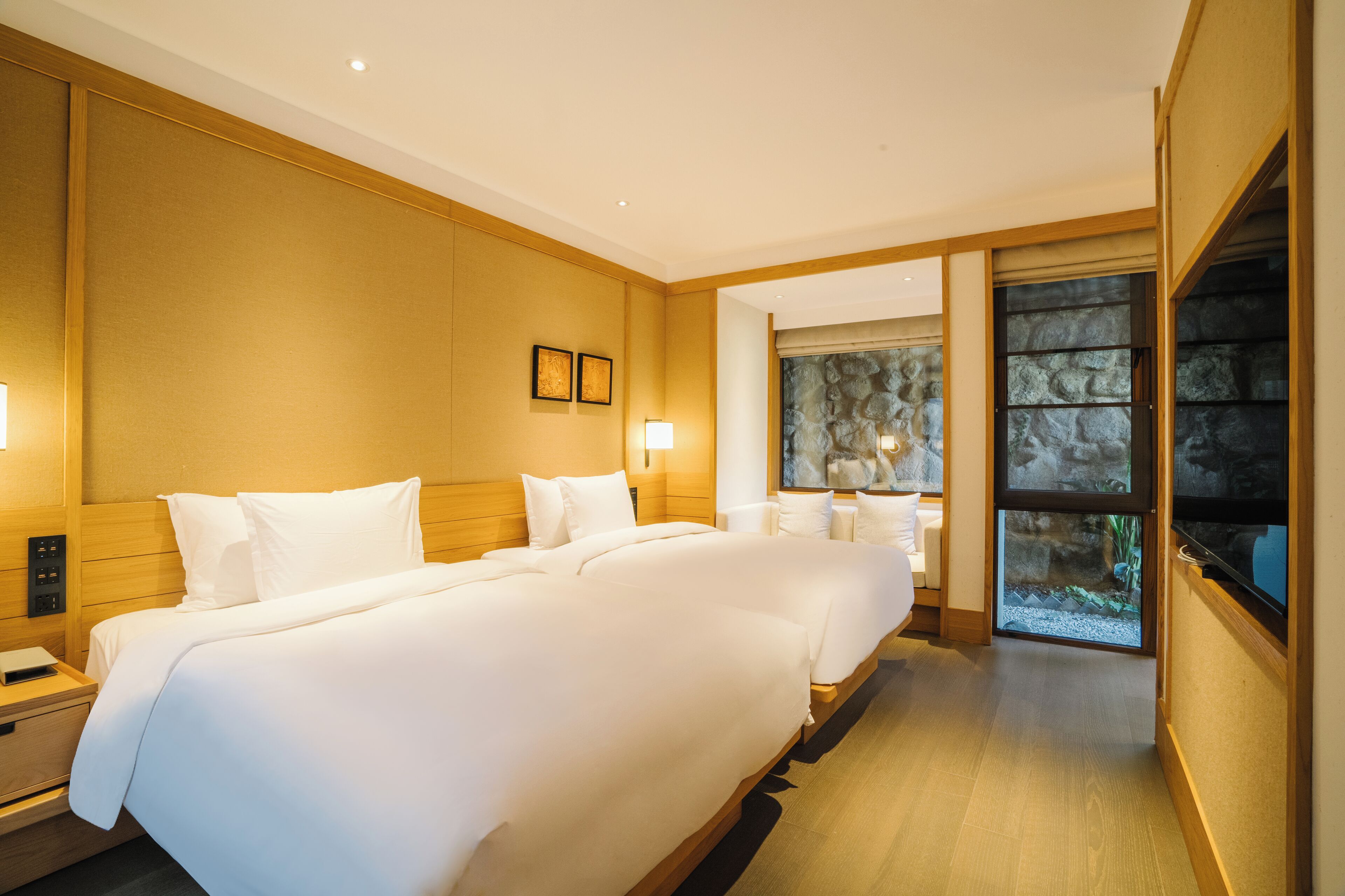 Down duvets, free minibar, in-room safe, iron/ironing board