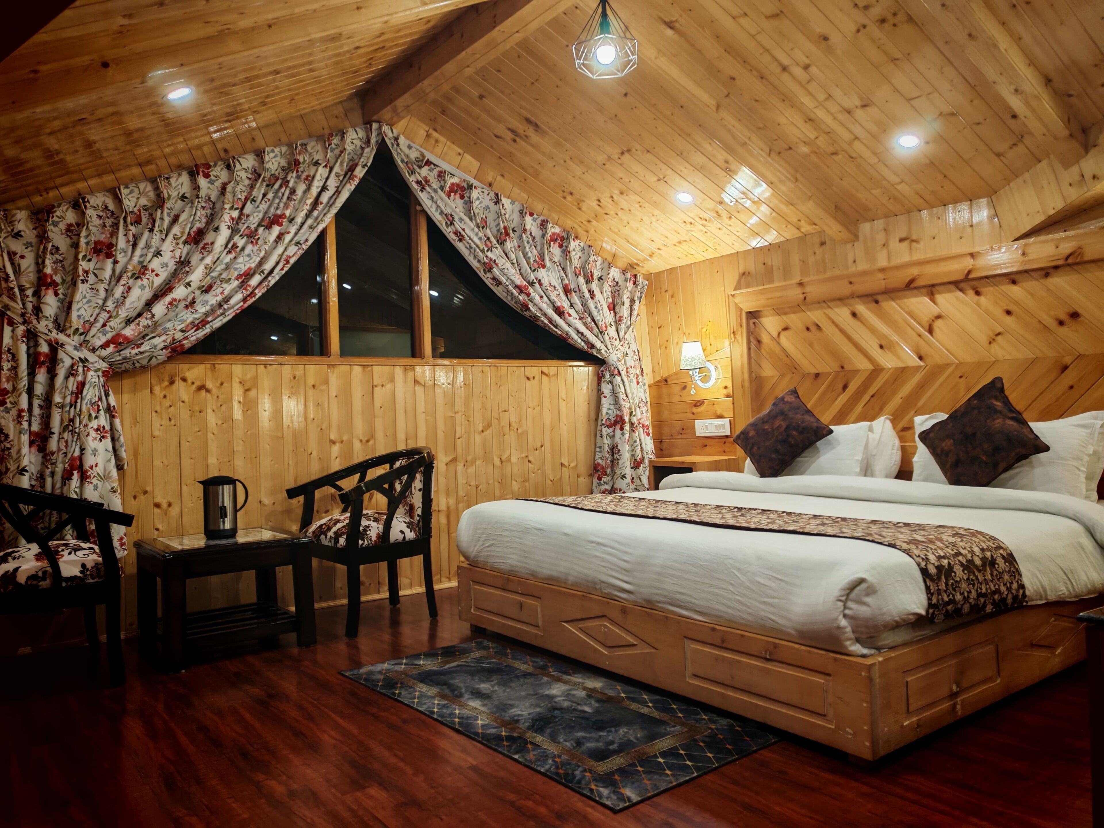 Honeymoon Room, Balcony, Mountain View | Free WiFi