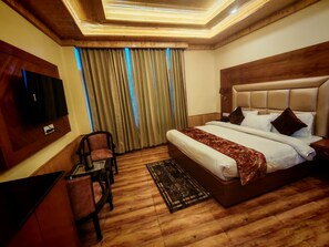 Deluxe Room, Balcony | Free WiFi - TripleA by Joystays (Manali)