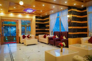 Lobby - TripleA by Joystays (Manali)
