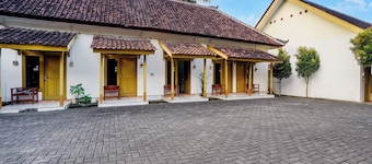 โอโย 95262 โรงแรม จัตมิโก วิลลาส์ แฟมิลี