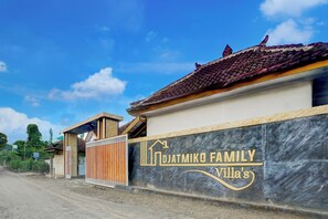 Gambar tidak terklasifikasi, 4 dari 15, tombol