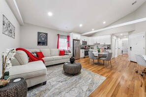 Living area - Private 1BR Apt, 2BD 1BA, Clean & Reliable, Near NYC (Scotch Plains)