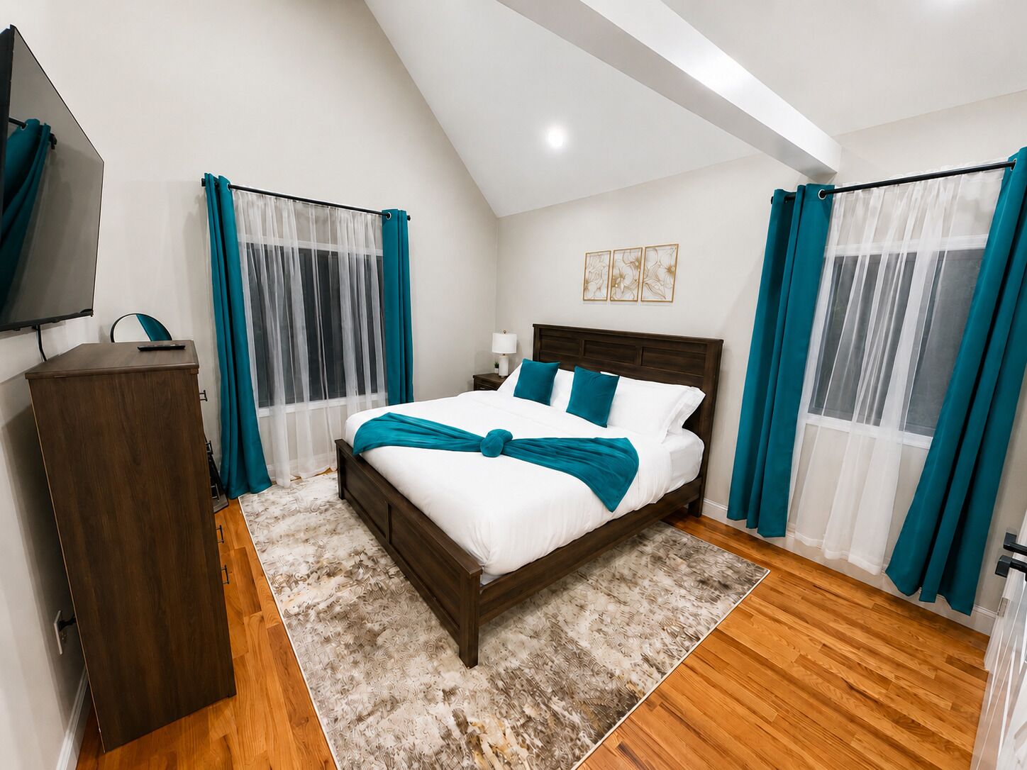 1 dormitorio, tabla de planchar con plancha, wifi y ropa de cama