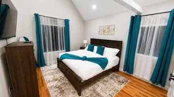 1 dormitorio, tabla de planchar con plancha, wifi y ropa de cama