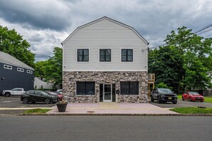 Exterior - Private 1BR Apt, 2BD 1BA, Clean & Reliable, Near NYC (Scotch Plains)