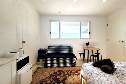 Tranquil Studio Flat Bella Vista