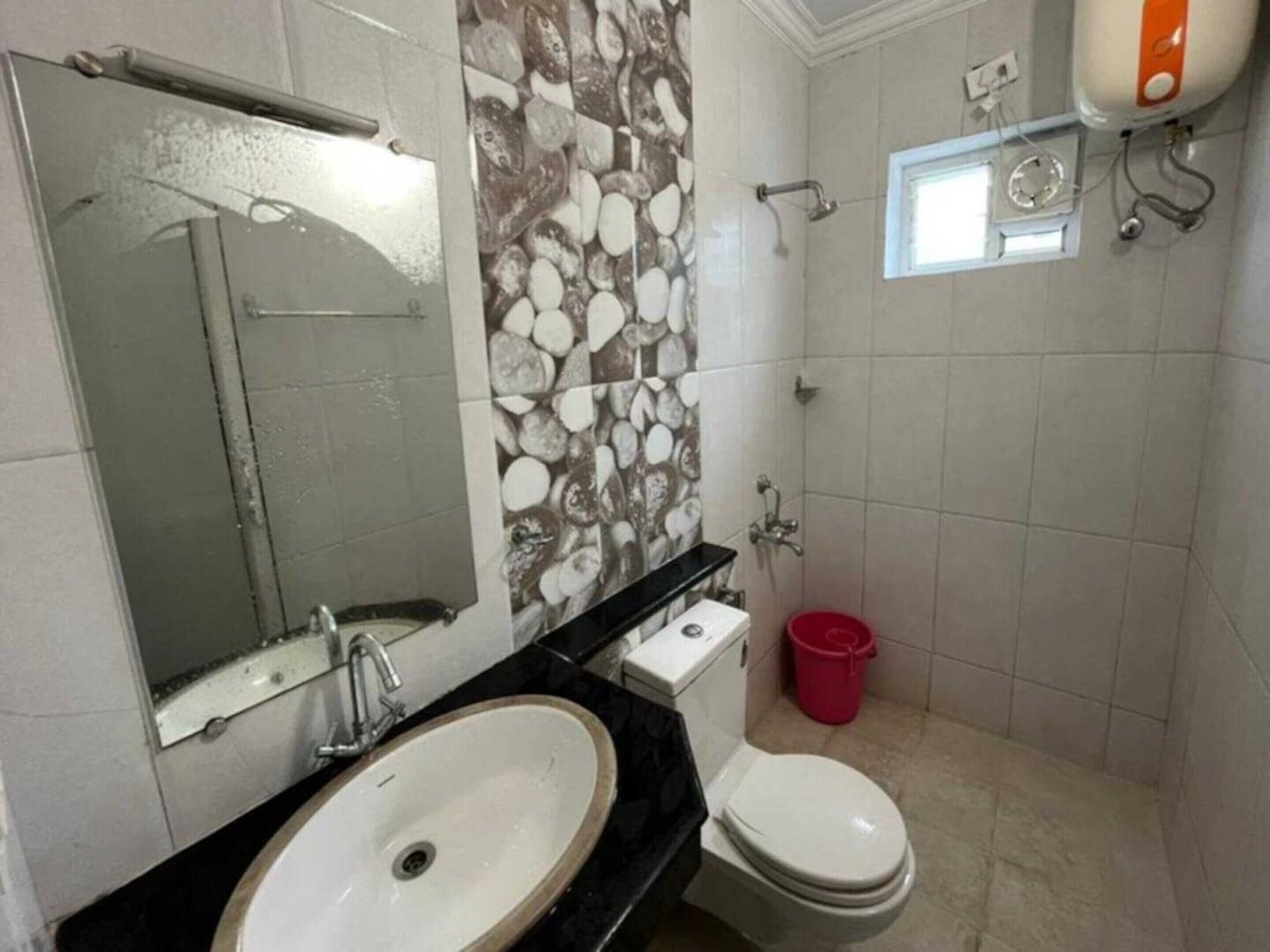 House | Bathroom