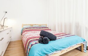 Bügeleisen/Bügelbrett, Internetzugang, Bettwäsche