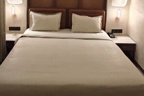 Deluxe Double Room | Free WiFi - HOTEL MURA BLISS (Indore)