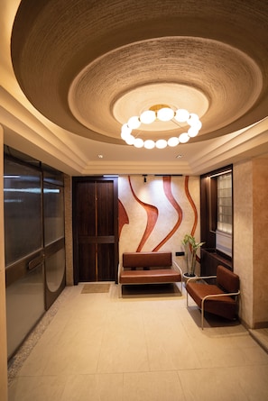 Lobby sitting area - HOTEL MURA BLISS (Indore)