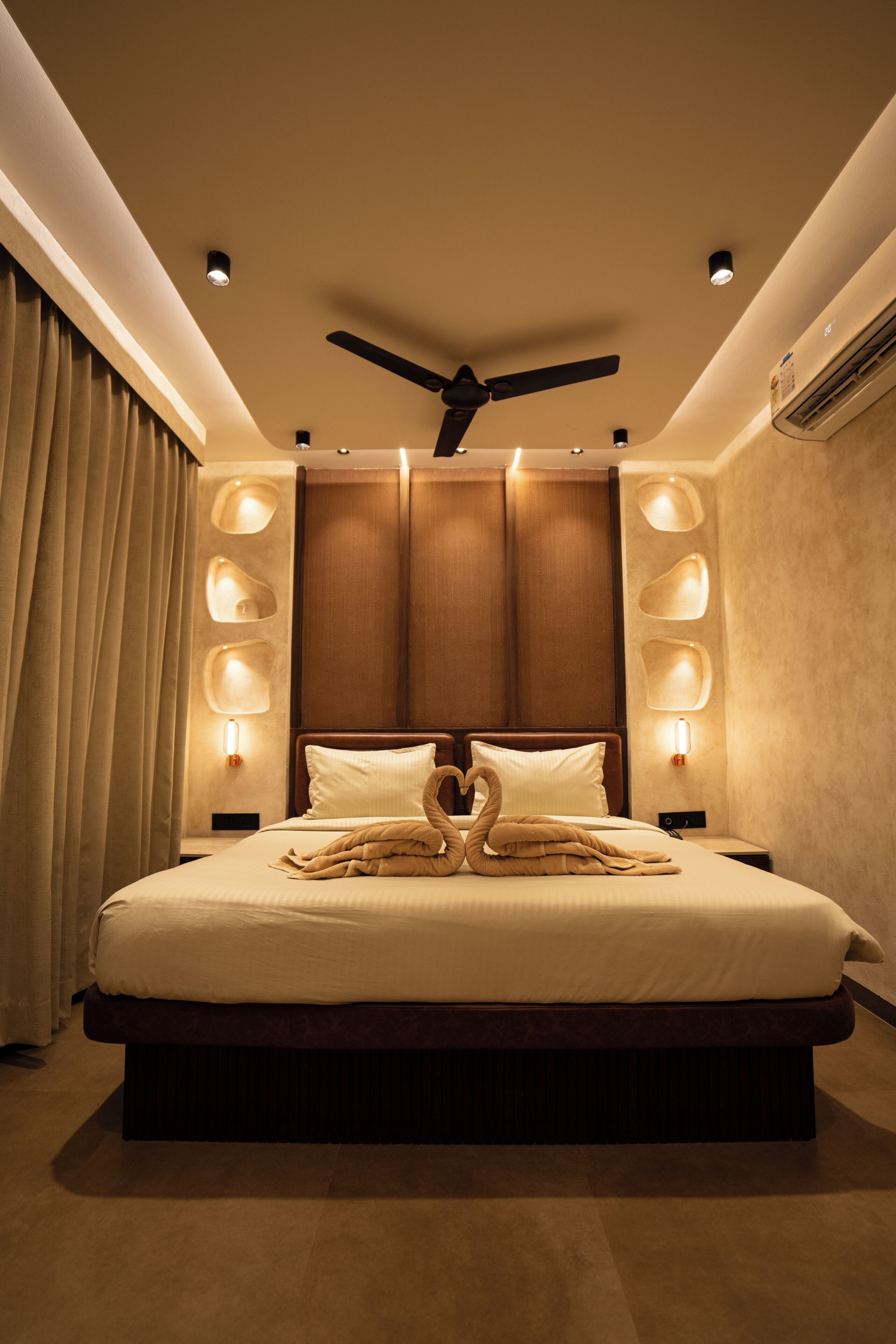 Deluxe Double Room | Individually furnished, desk, laptop workspace, free WiFi