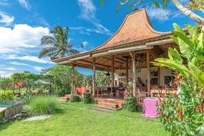 Tempat makan outdoor