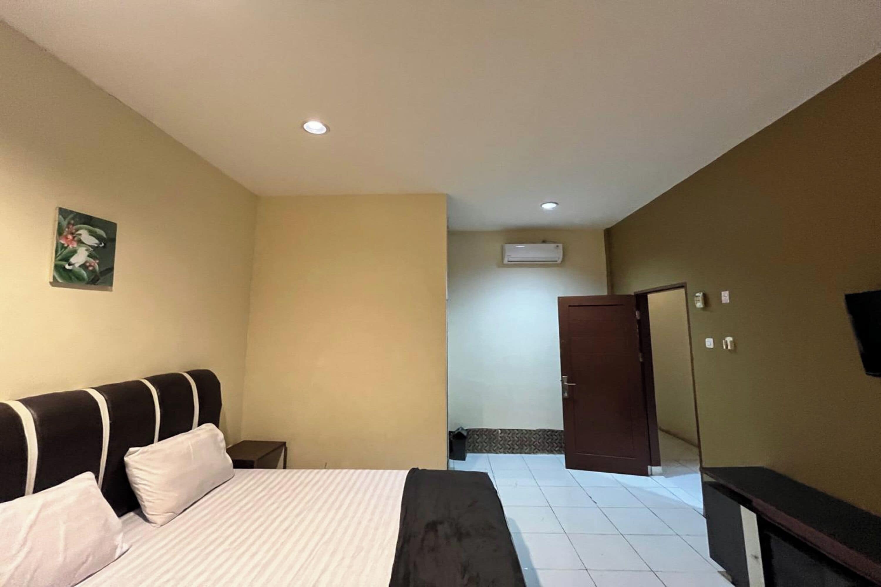 Standard Double Room | Free WiFi