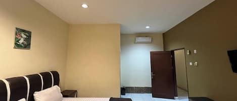 Standard Double Room | Free WiFi