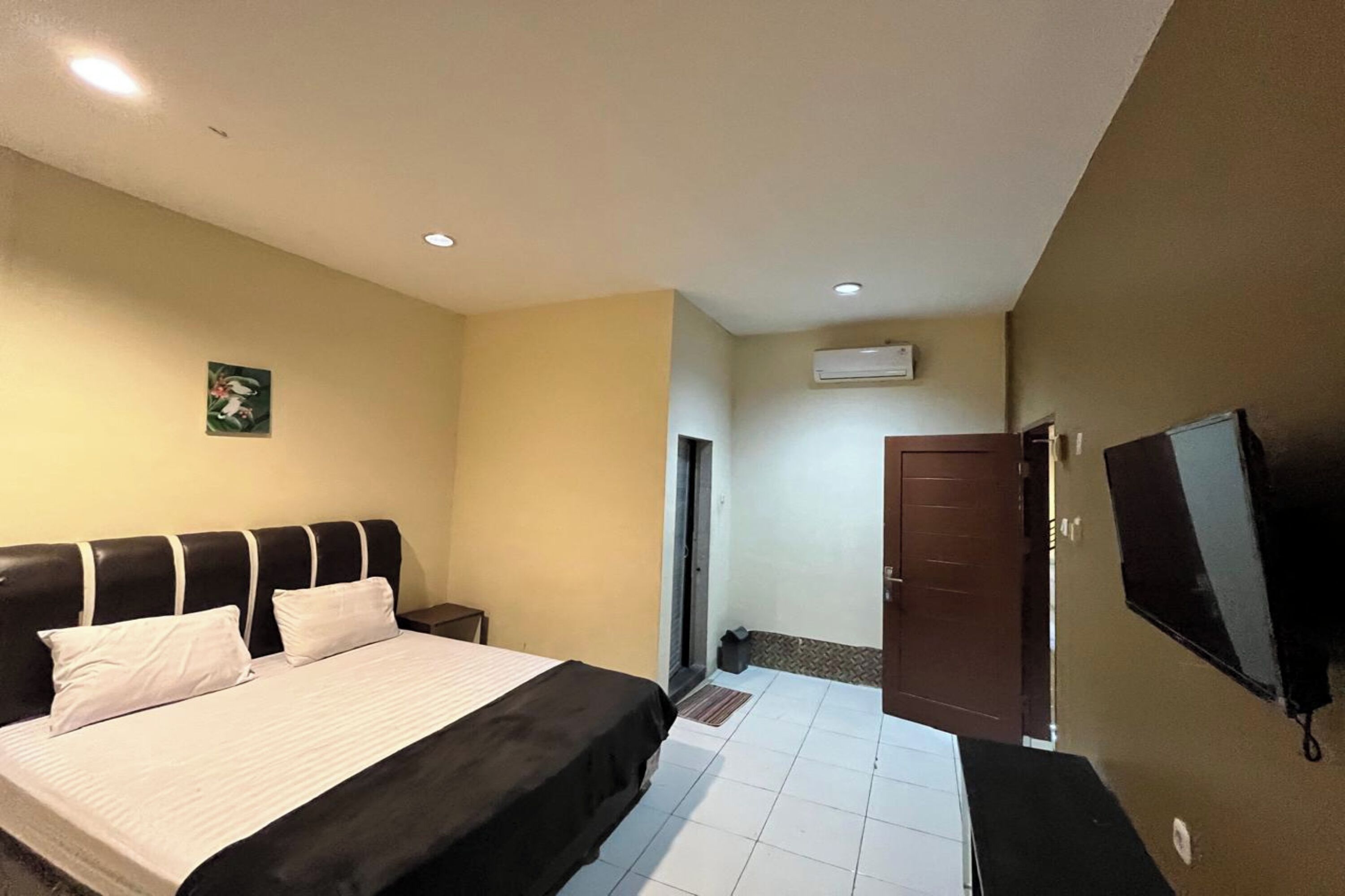 Standard Double Room | Free WiFi