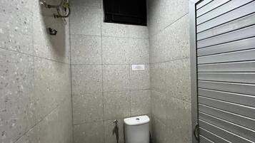 Shower, towels