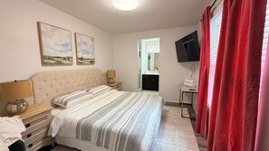 3 bedrooms, in-room safe, desk, iron/ironing board