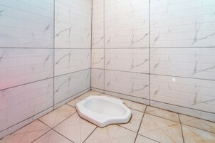 Superior Room | Bathroom | Towels