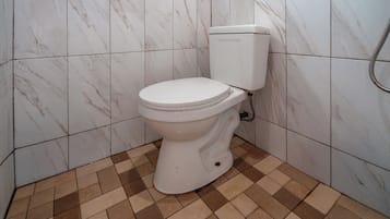 Standard Room | Bathroom