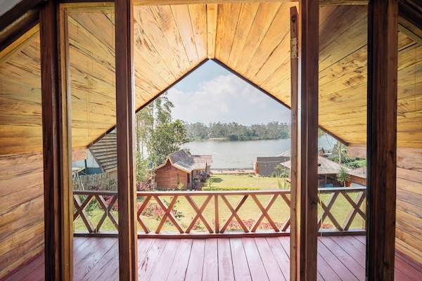 Deluxe Room | Lake view