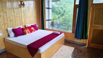 Deluxe Double Room, Balcony | Laptop workspace, WiFi (free)
