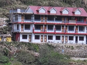 Exterior - Devine Hill (Shangarh)