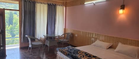 Deluxe Double Room, Balcony | Laptop workspace, free WiFi