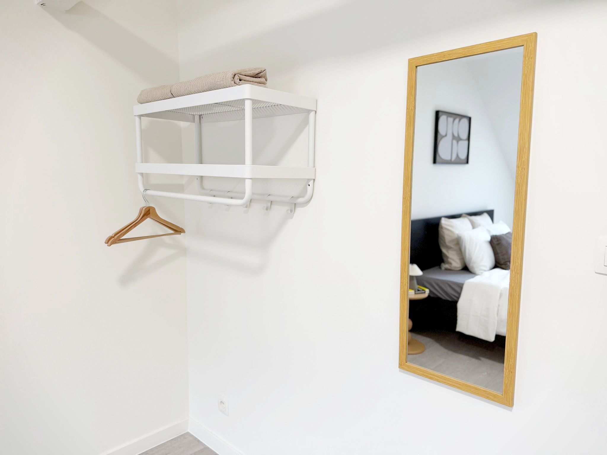 1 slaapkamer, een strijkplank/strijkijzer, gratis wifi, beddengoed