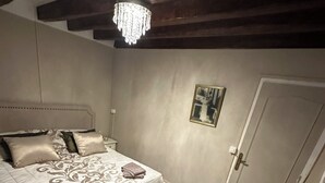 3 soverom, strykejern/-brett, reiseseng for barn og wi-fi (inkludert)