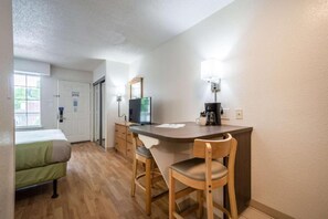 Room - 1 Queen Bed|Non-Smoking (Atlanta)