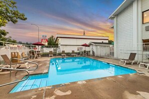 Pool - 2 Full Beds | Non-Smoking, Micfridge (Ogden)