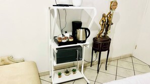 Internet, bed sheets - Tay Luxury Suite in Waterkloof Ridge Pretoria East (Pretoria)
