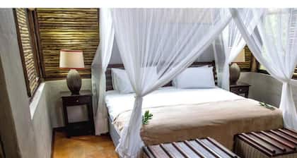 Royal Thonga Safari Lodge - Private Bush Chalet