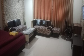 1 habitación, escritorio, wifi gratis y ropa de cama 