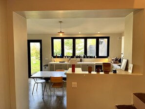Private kitchen - Vrbo Property (La Genevraye)