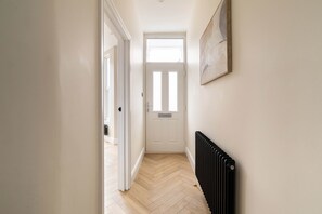 Interior - The Emerald & Oak House (London)