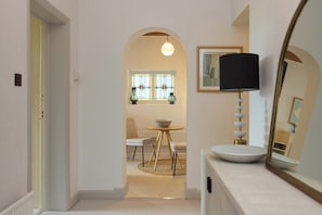 Interior - The Brick & Timber Flat by Abbey Road (Greater London)