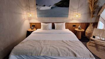 Deluxe Villa | Iron/ironing board, free WiFi