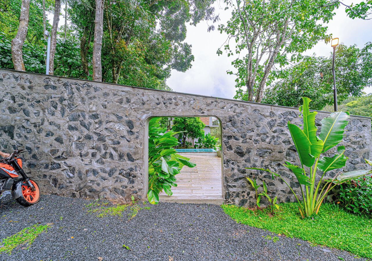 Superior Villa, River View | Property grounds