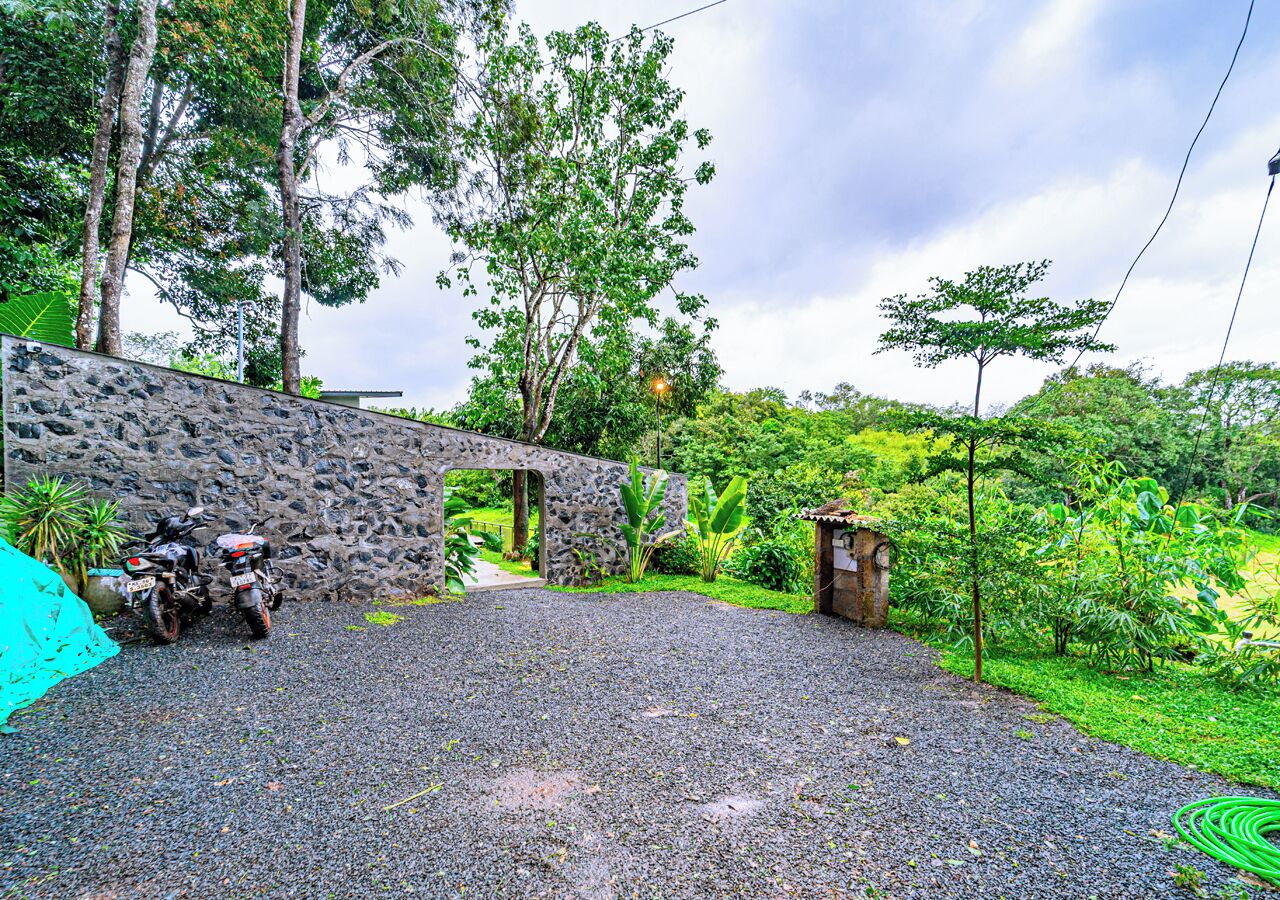 Superior Villa, River View | Property grounds