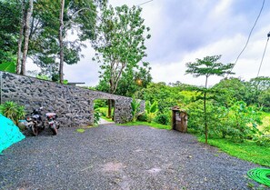 Vila superior, vista para o rio | Área da propriedade