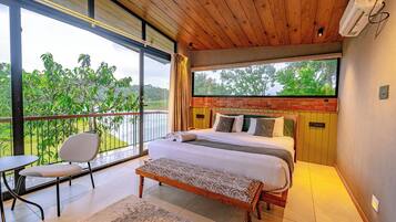 Superior Villa, River View | Free WiFi