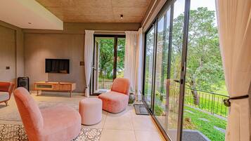 Superior villa, uitzicht op rivier | Woonruimte