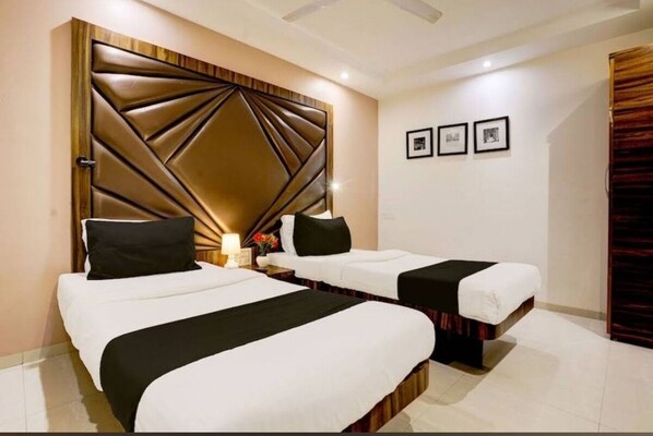 Premium Room - Hotel Park Palace (Mumbai)
