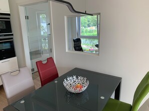 Dining - Casada: 3-room apartment near the lake, 10 min picturesque walk to the old town (Wismar)