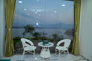 Kamar Deluks, pemandangan danau | Interior