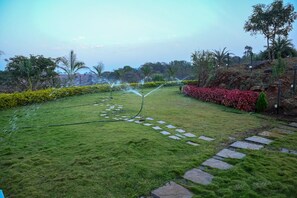 Property grounds - Bellajooz Lake Resort (Belaj)